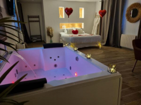 suite de charme avec jacuzzi privé L'évasion romantique aux portes de Paris et au calme en lisière de forêt
